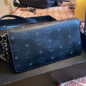 Authentic MCM visitors Chain Wallet Crossbody